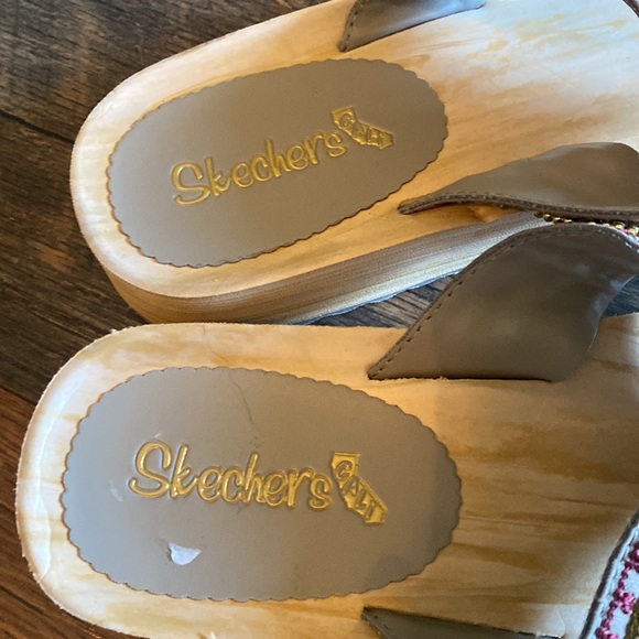 Skechers with cork like sole size 7 - Picture 2 of 4